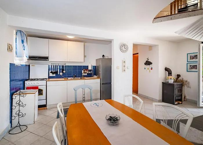 Stunning In With Kitchen