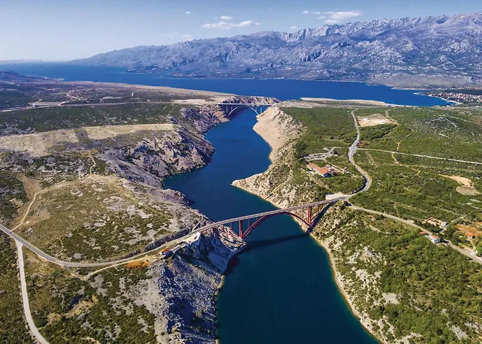 Stunning In With Kitchen * 马斯莱尼察